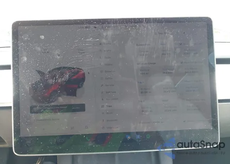 2023 Tesla Model Y Awd/Long Range Dual Motor All-Wheel Drive z USA, uszkodzony, nr VIN 7SAYGDEE3PF616185